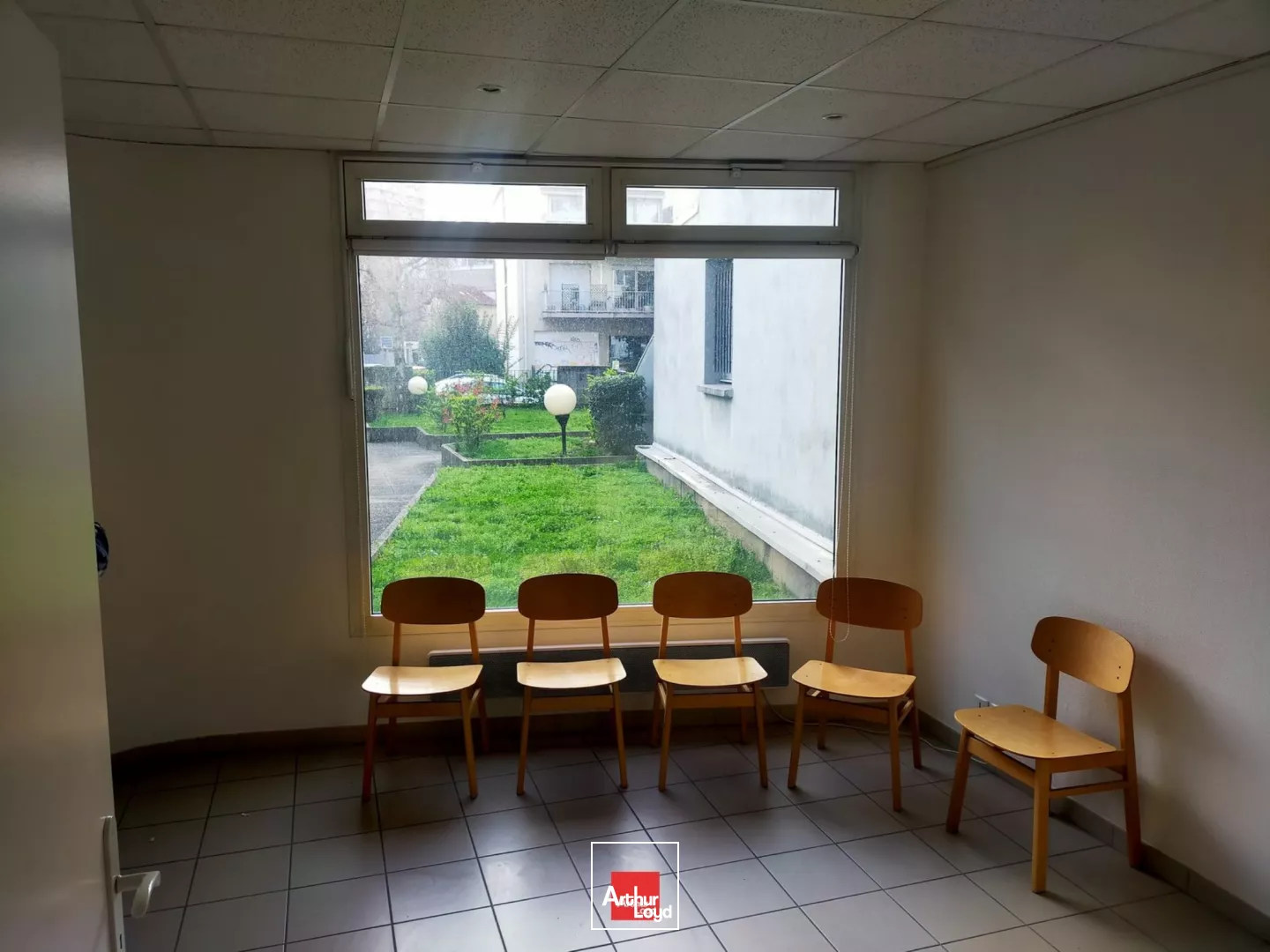 LOCAL COMMERCIAL OU BUREAU 45 M² A VENDRE GRENOBLE GENERAL FERRIE