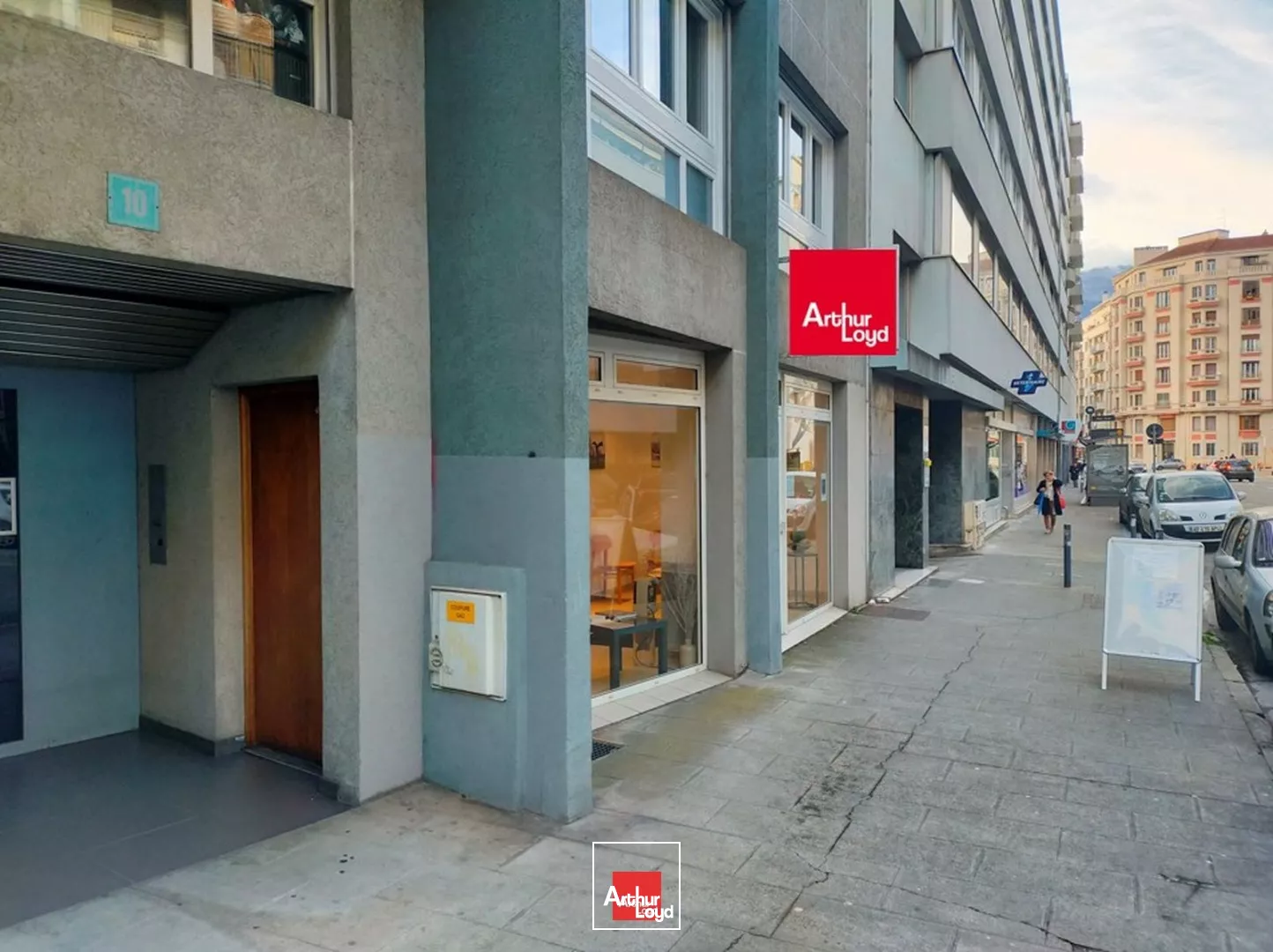 LOCAL COMMERCIAL OU BUREAU 45 M² A VENDRE GRENOBLE GENERAL FERRIE