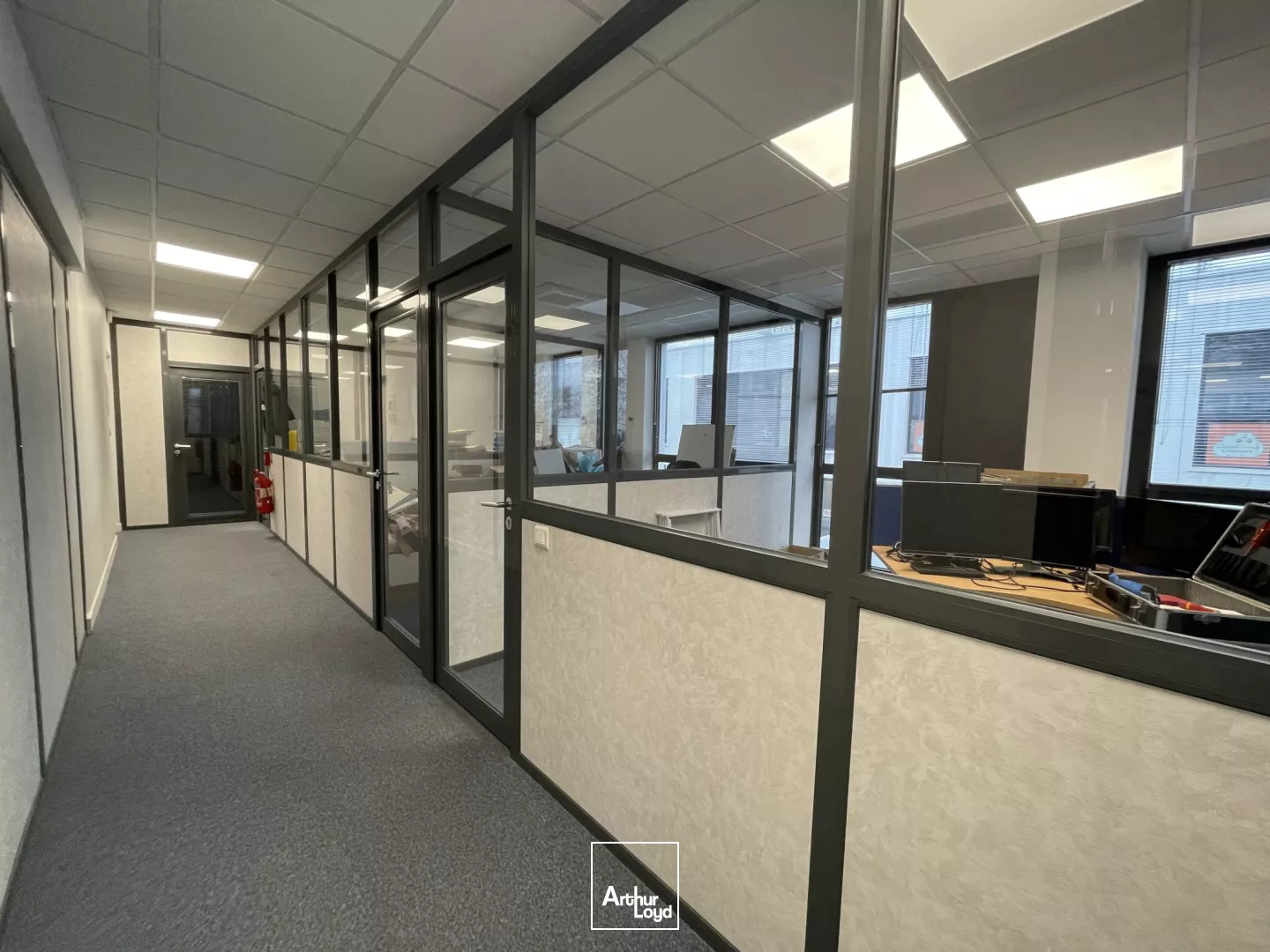 BUREAUX RÉNOVÉS À LOUER-245 M²-TECHNOPARC DE L'AUBINIÈRE