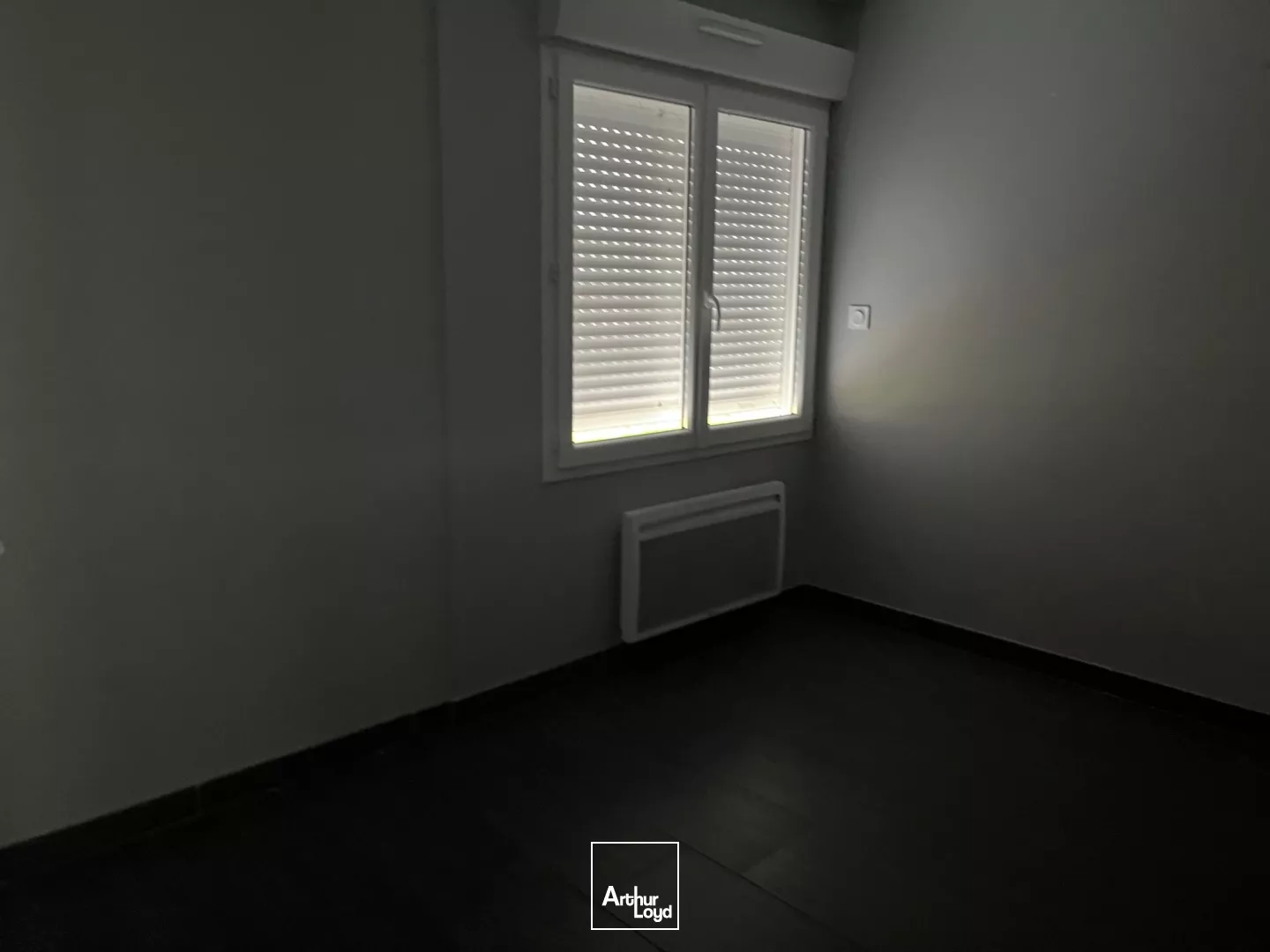 A LOUER LOCAL COMMERCIAL ST NAZAIRE 93M2