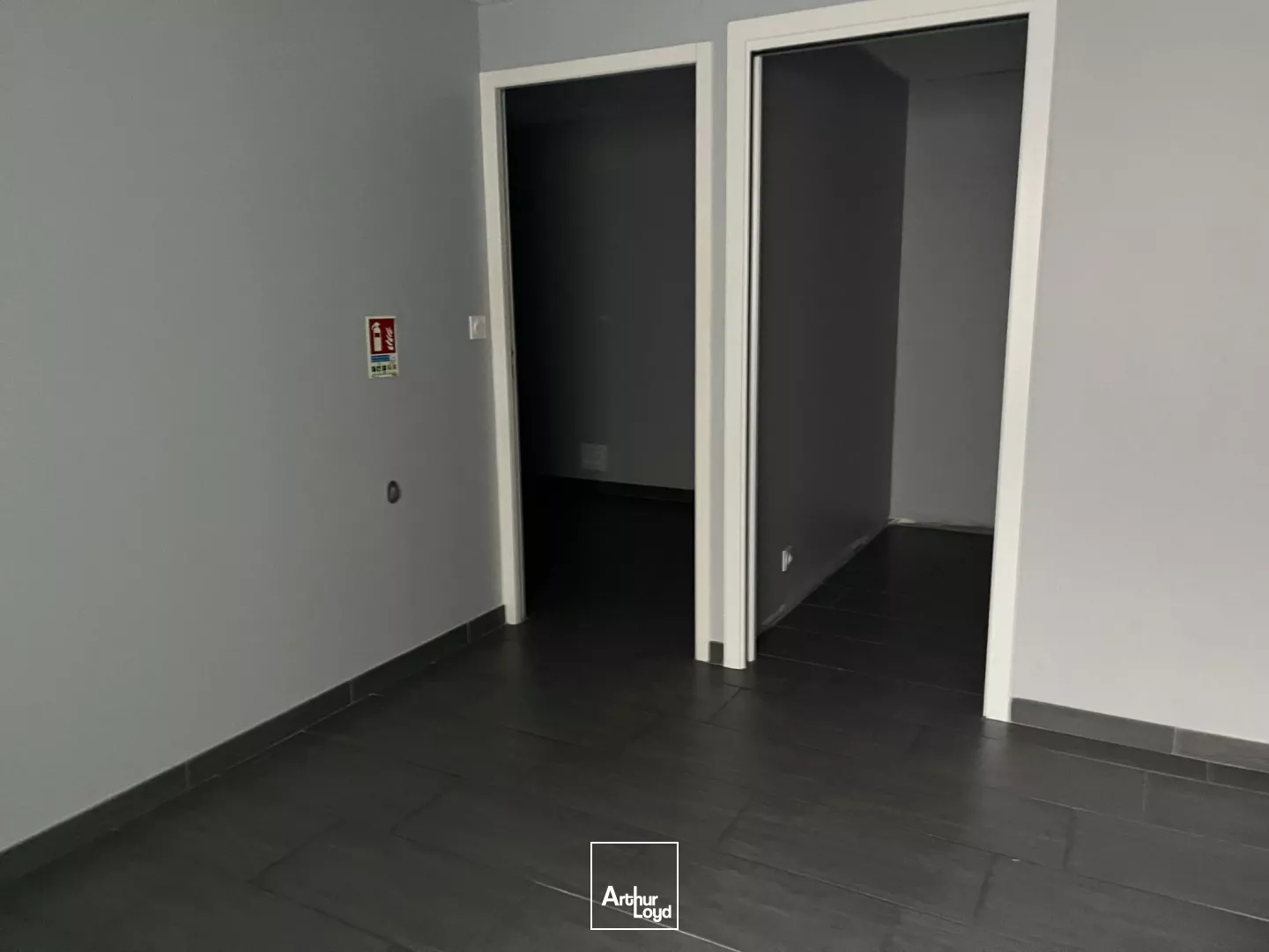 A LOUER LOCAL COMMERCIAL ST NAZAIRE 93M2