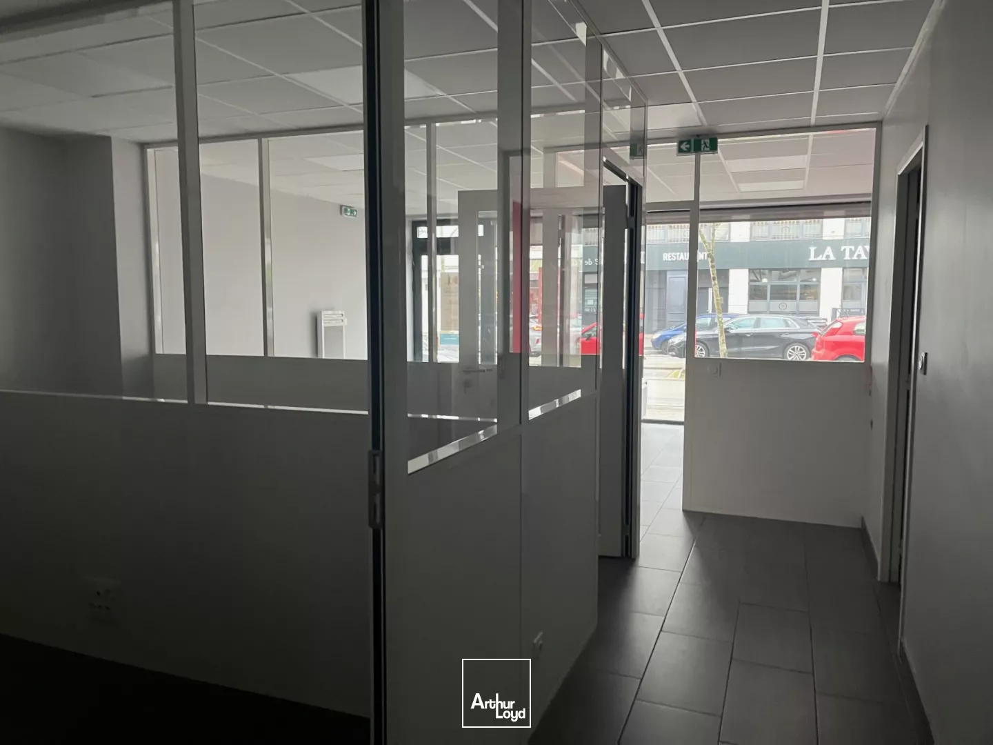A LOUER LOCAL COMMERCIAL ST NAZAIRE 93M2