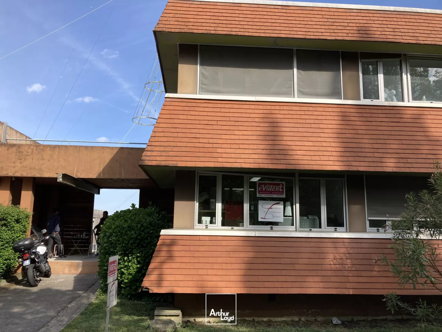 À louer local mixte bureaux et entrepôt sur les hauteurs de Bouliac