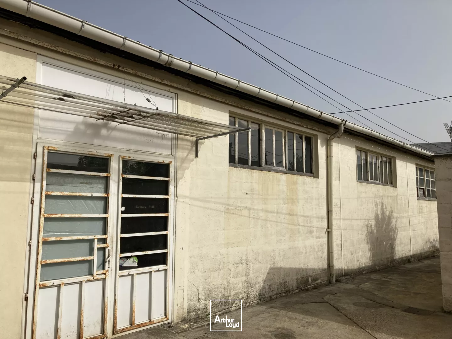 Entrepôt de 490 m2 à louer à Villenave d'Ornon avec une visibilité depuis la rocade