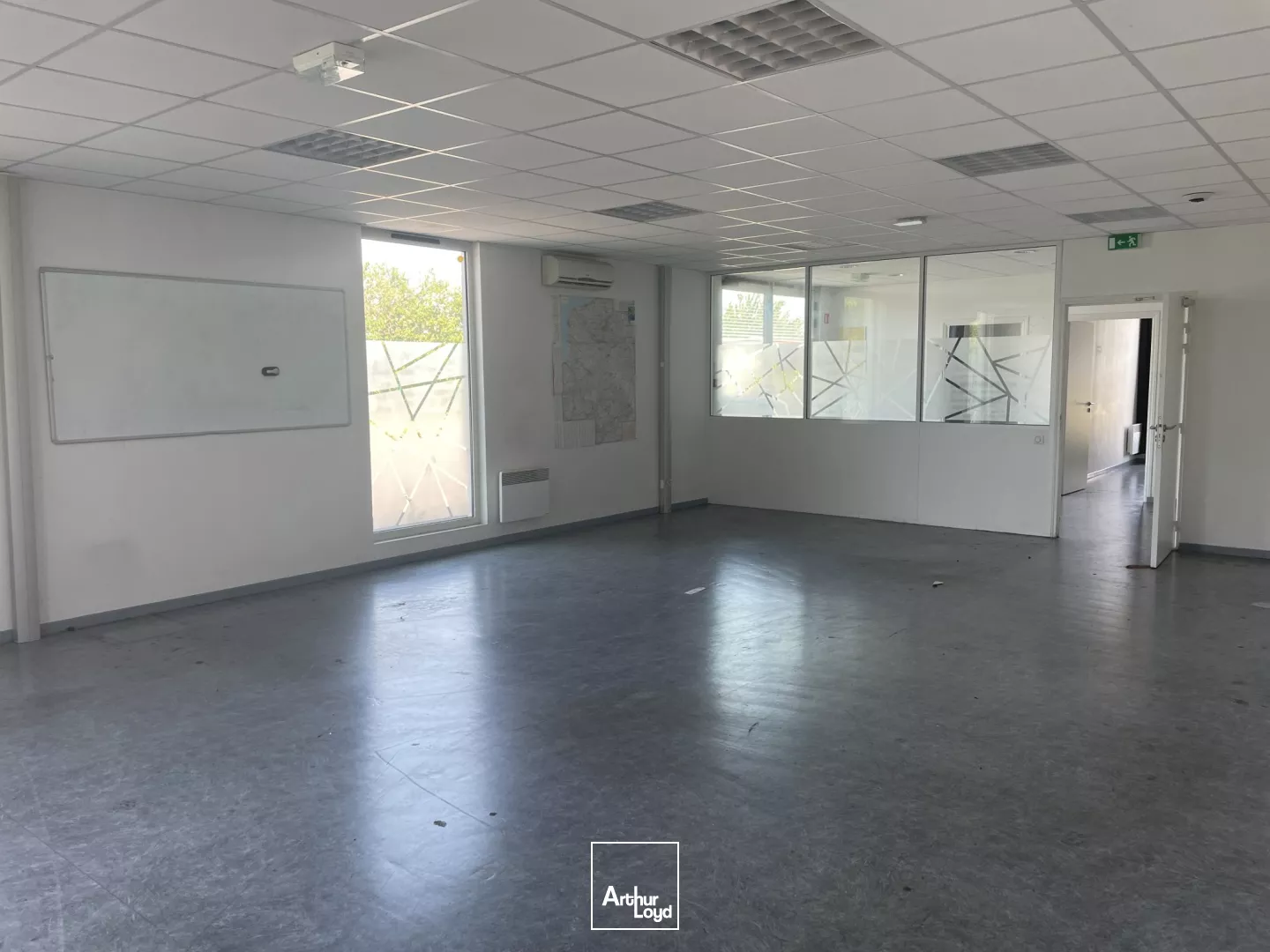 A Louer A vendre Entrepôt situé à Cambrai