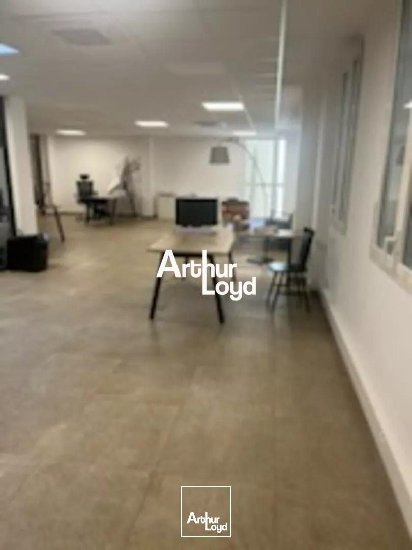 EXCEPTIONNEL AU COEUR DU CARRE D'OR DE NICE BUREAU A LOUER DE 125M² DANS IMMEUBLE BOURGEOIS