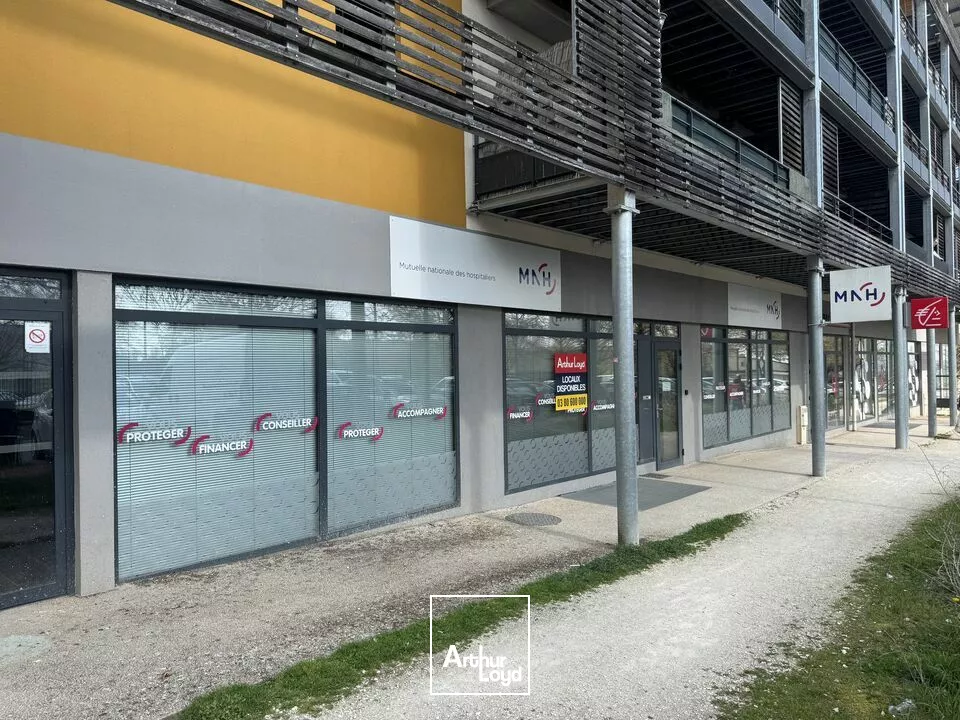 A VENDRE - BUREAUX COMMERCIAUX - secteur CHU 