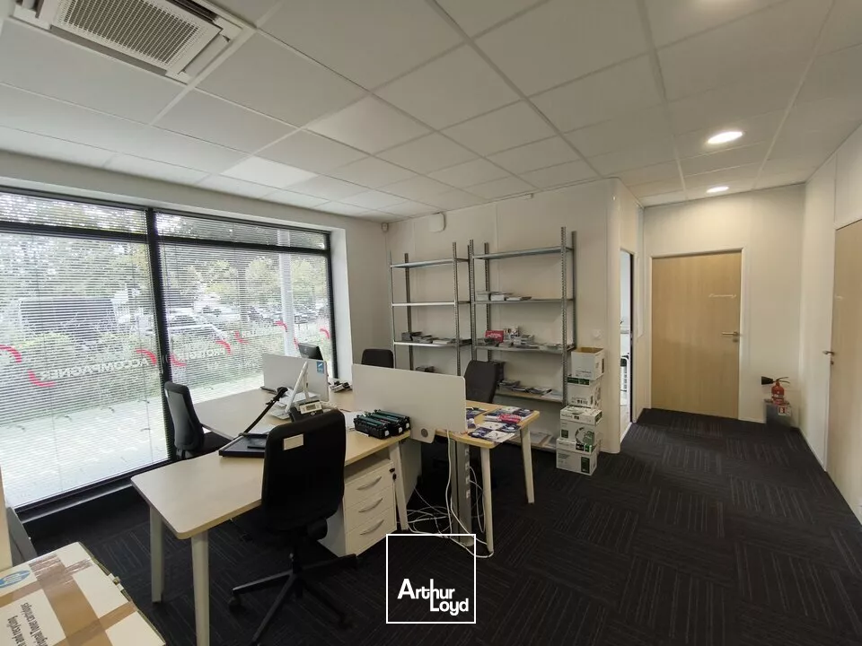 A VENDRE - BUREAUX COMMERCIAUX - secteur CHU 