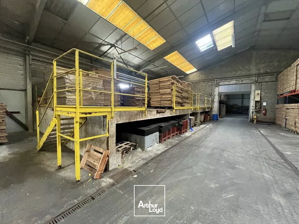 ENTREPOT A LOUER - ZONE DYNAMIQUE NIORT/LA CRECHE