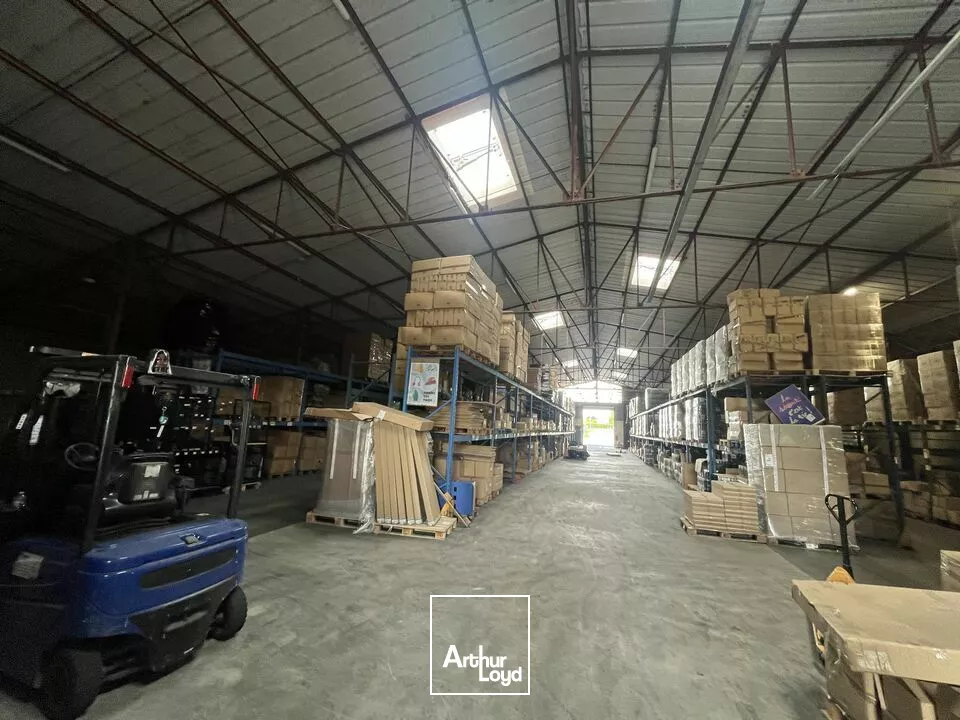 LOCAL D ACTIVITE A LOUER - ZONE DYNAMIQUE NIORT/LA CRECHE