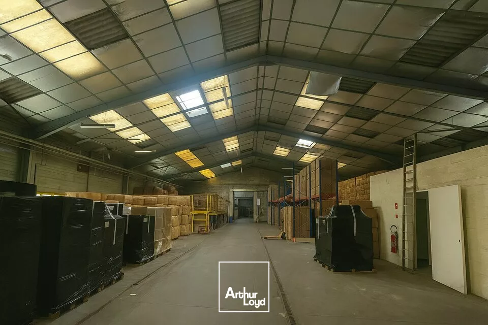 LOCAL D ACTIVITE A LOUER - ZONE DYNAMIQUE NIORT/LA CRECHE