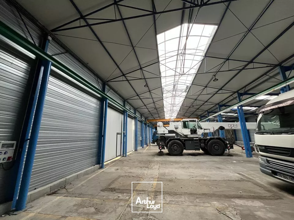 A VENDRE - ZI périphérique du Havre - Locaux d'activités 1 735 m2 / Terrain environ 5 500 m2