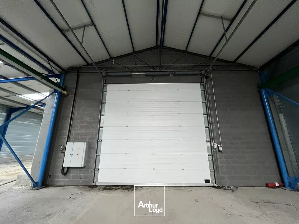 A VENDRE - ZI périphérique du Havre - Locaux d'activités 1 735 m2 / Terrain environ 5 500 m2