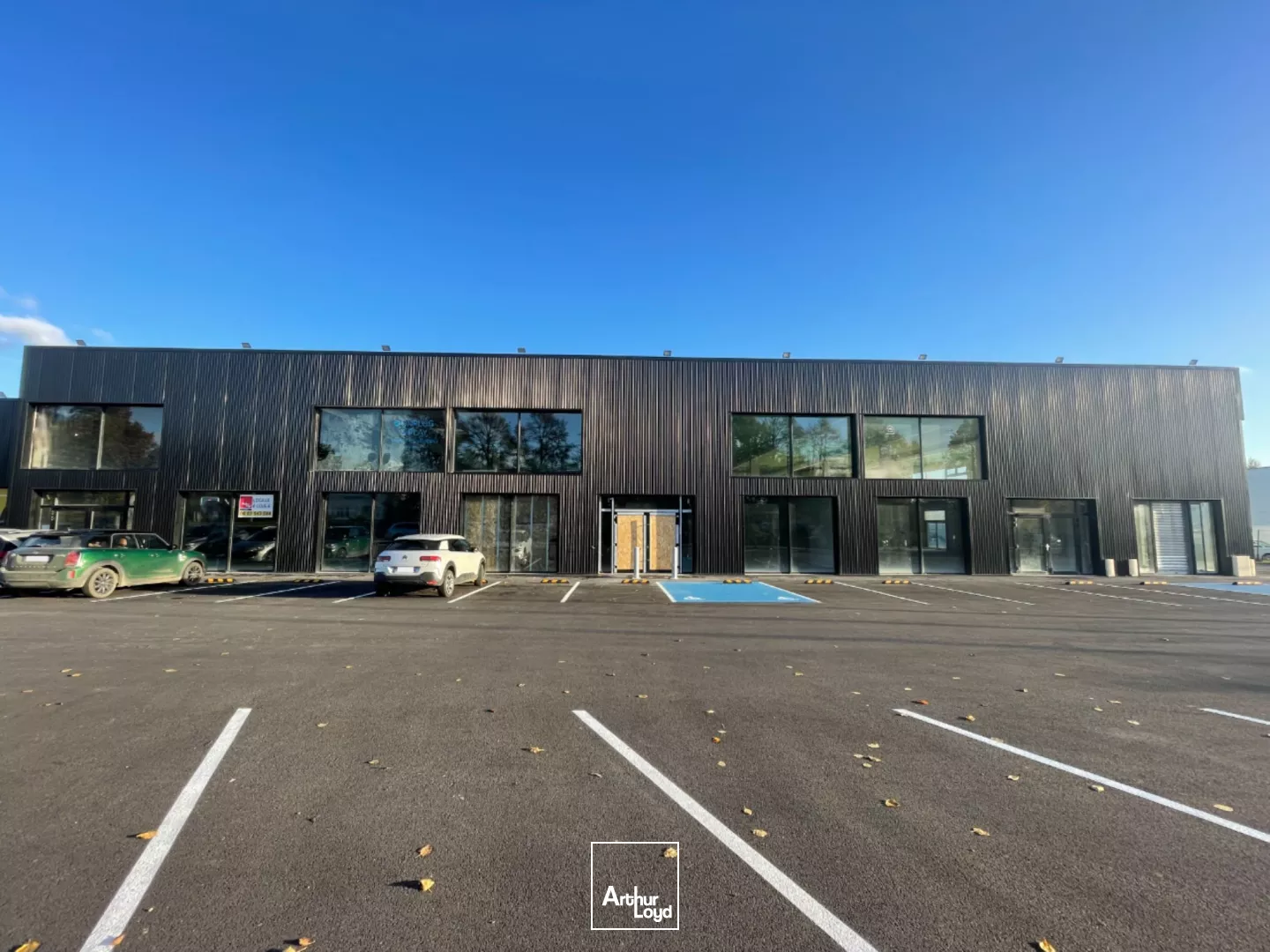 BUREAUX PLATEAU BRUT A AMÉNAGER - 1200 M2 - SAINT-QUENTIN :