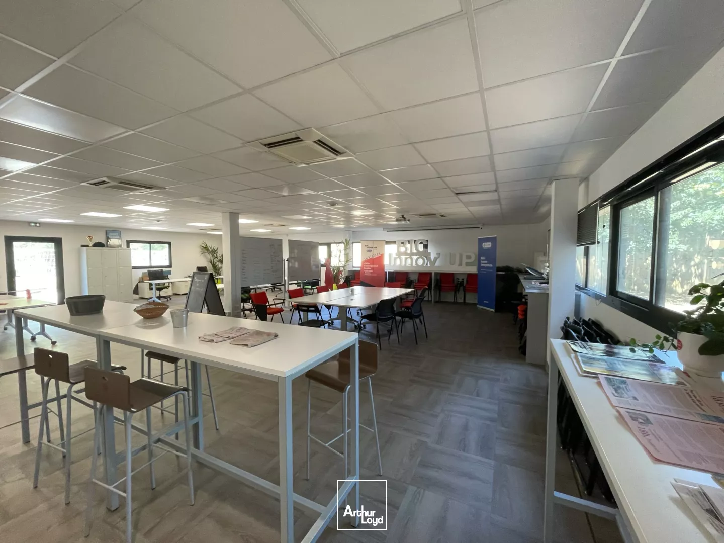 3 Plateaux de bureaux à Nîmes, Parc Georges Besse, Accès & Parking Privatif - Vente