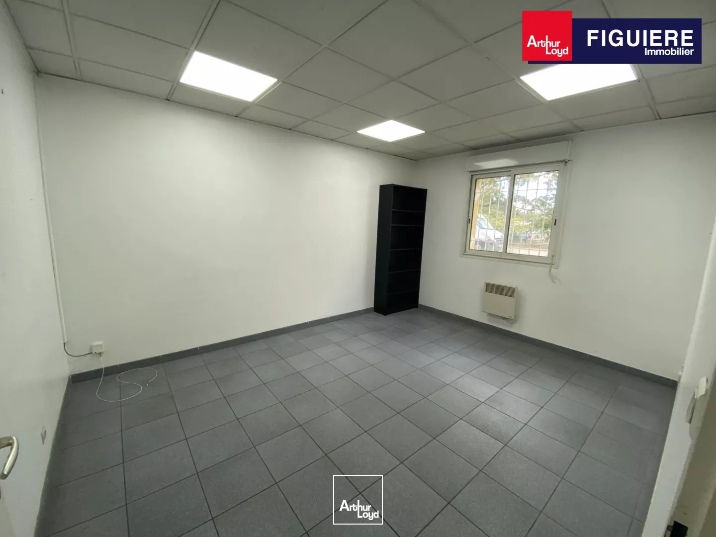 320m² de local d'activité à louer Zone du TUBE à ISTRES