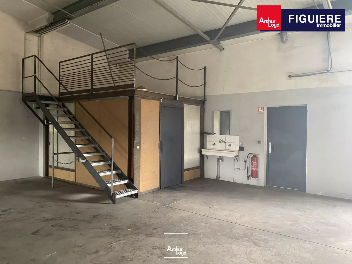 320m² de local d'activité à louer Zone du TUBE à ISTRES