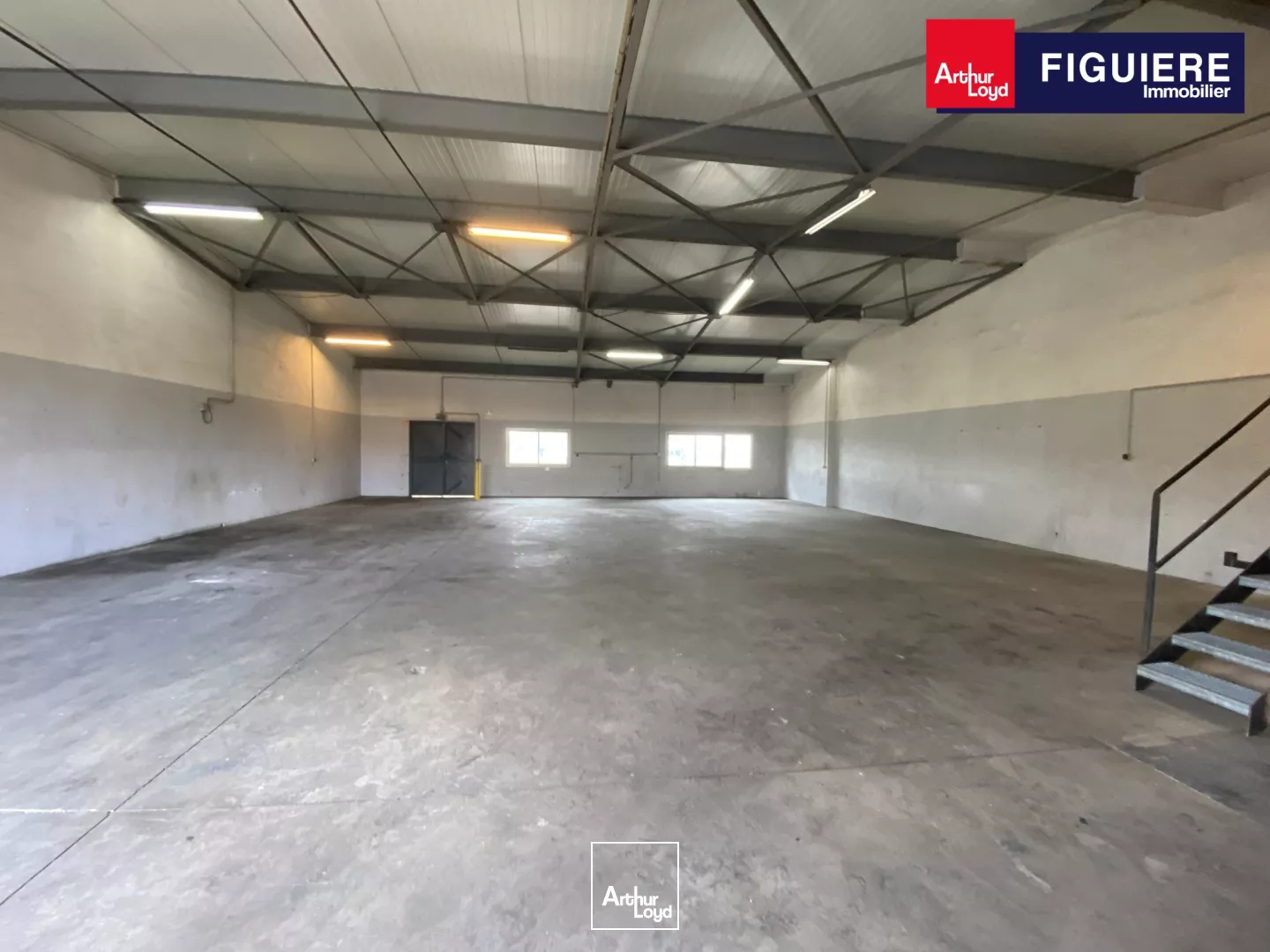 320m² de local d'activité à louer Zone du TUBE à ISTRES