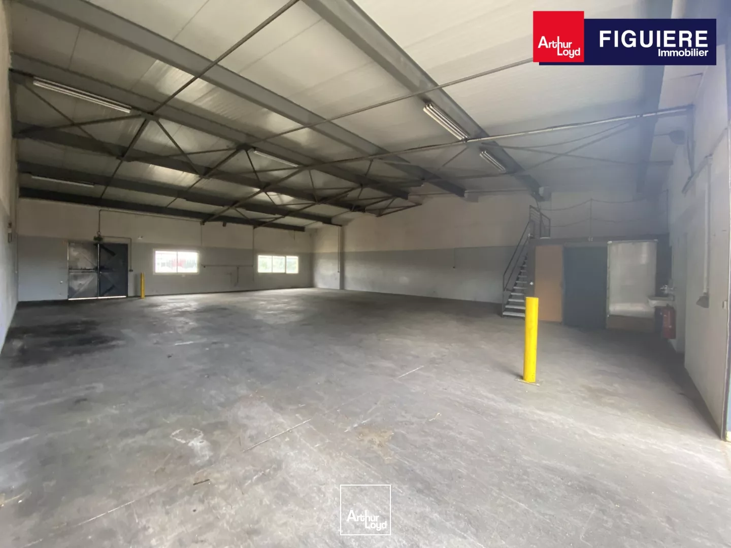320m² de local d'activité à louer Zone du TUBE à ISTRES