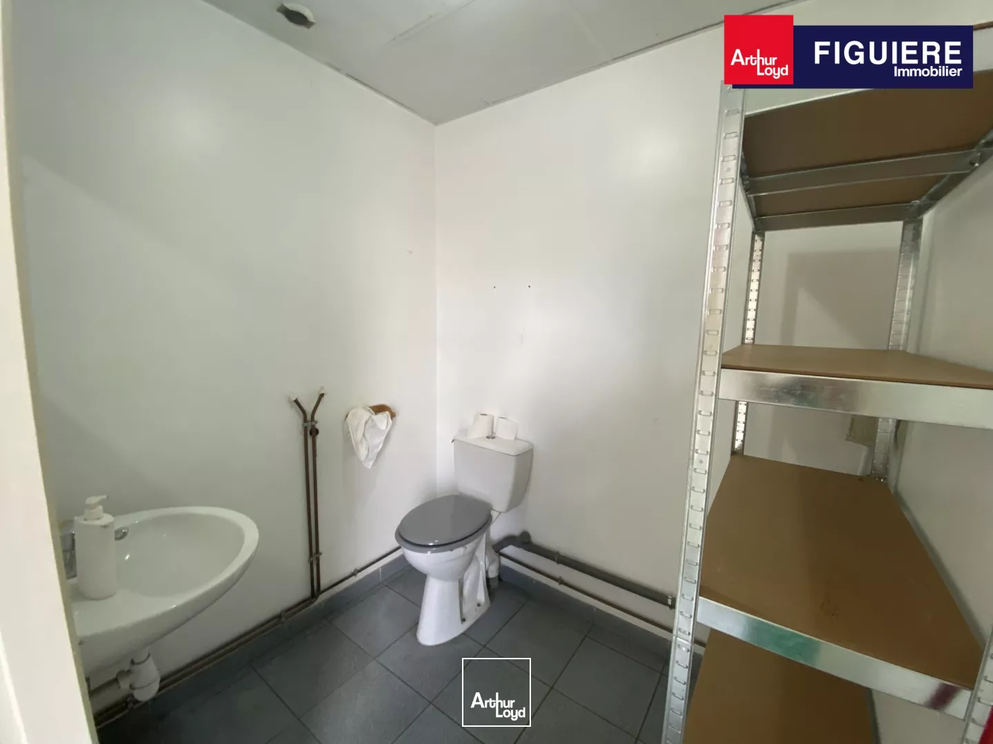 320m² de local d'activité à louer Zone du TUBE à ISTRES