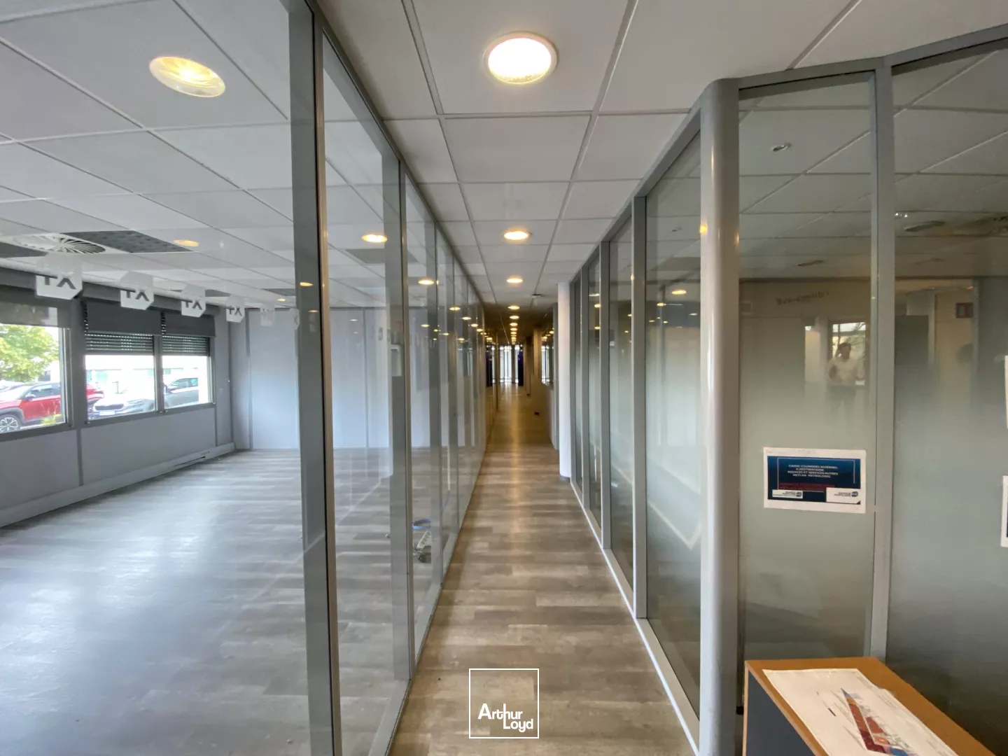 BUREAUX ENTIEREMENT RENOVES - MONTBONNOT