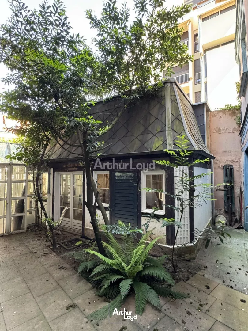 LOCAL D'ACTIVITE - ENTREPOT à VENDRE de 556 m²