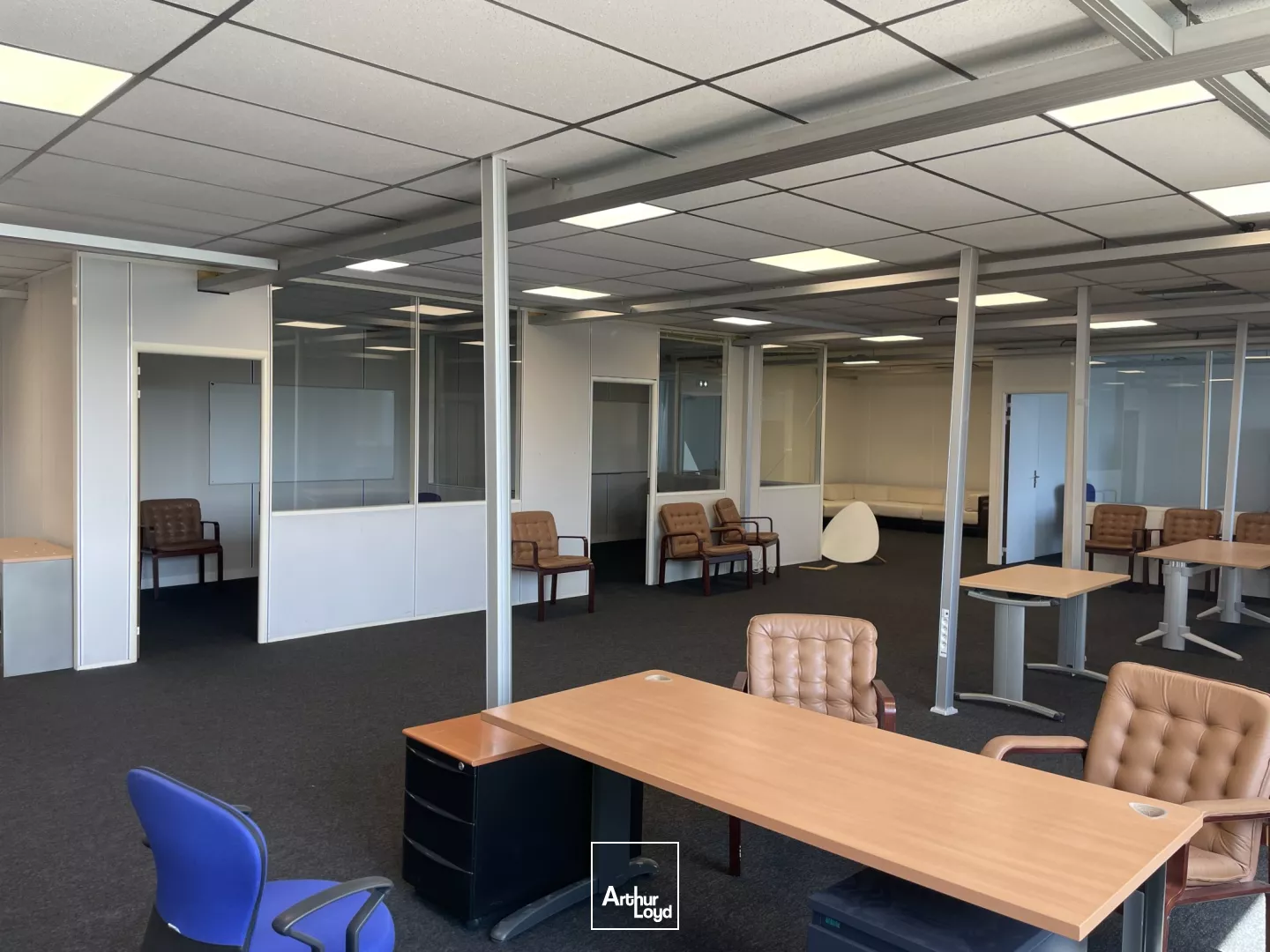 A LOUER BUREAUX - Z.A. DE SENLIS