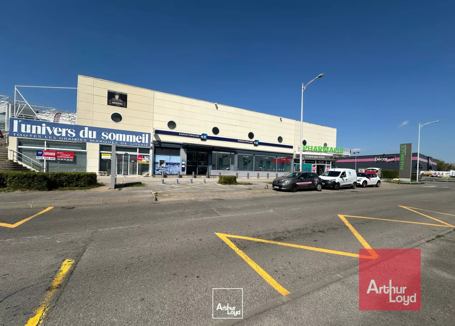 Local Commercial Nîmes : 5 Cellules d'Exception en Zone Stratégique, Accès Parking Aisé
