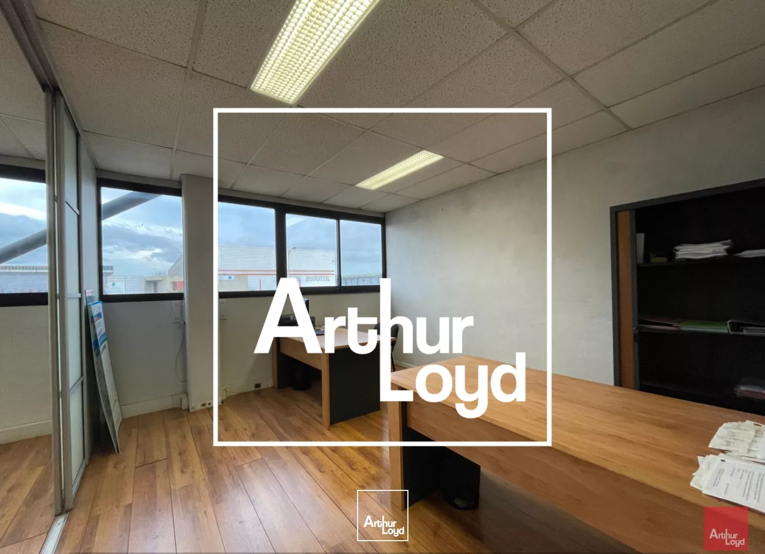 BUREAUX A VENDRE - VILLE ACTIVE- NIMES OUEST 