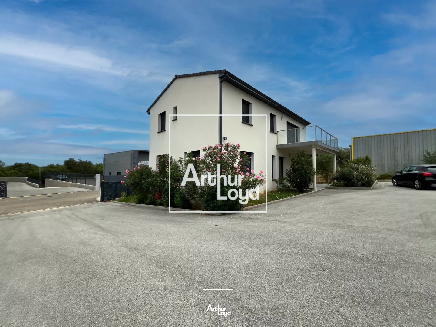 Entrepôt à louer 660 m² avec bureaux et accès poids lourds - Gard / Nîmes-Alès