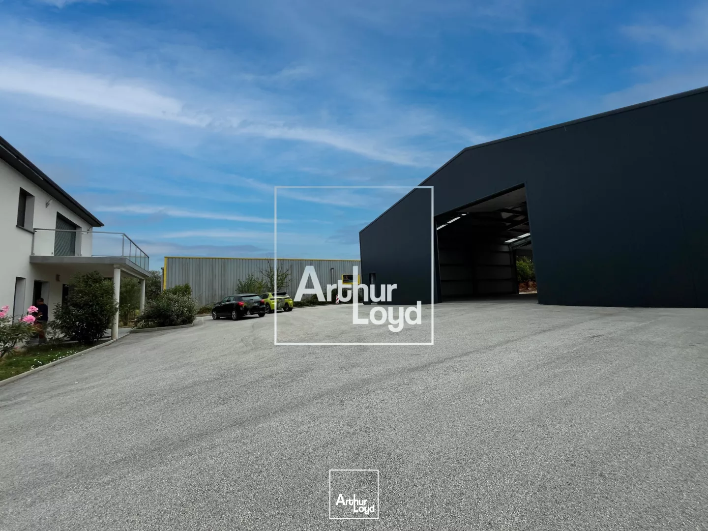 Entrepôt à louer 660 m² avec bureaux et accès poids lourds - Gard / Nîmes-Alès