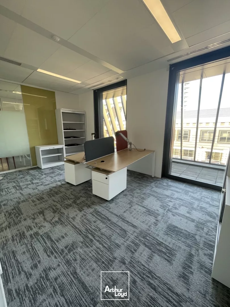 Bureaux à louer au pied de la Gare Lille Flandres - Emplacement stratégique et prestations premium