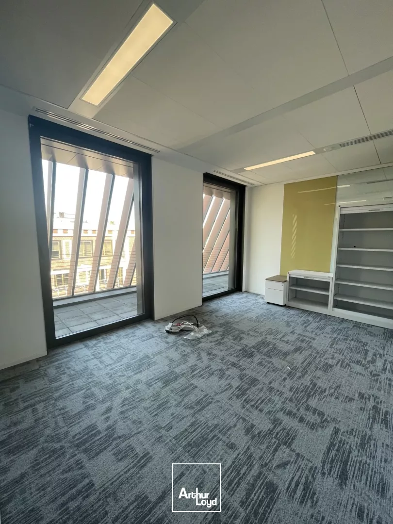 Bureaux à louer au pied de la Gare Lille Flandres - Emplacement stratégique et prestations premium