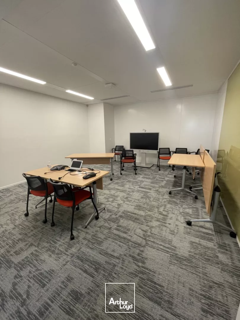 Bureaux à louer au pied de la Gare Lille Flandres - Emplacement stratégique et prestations premium