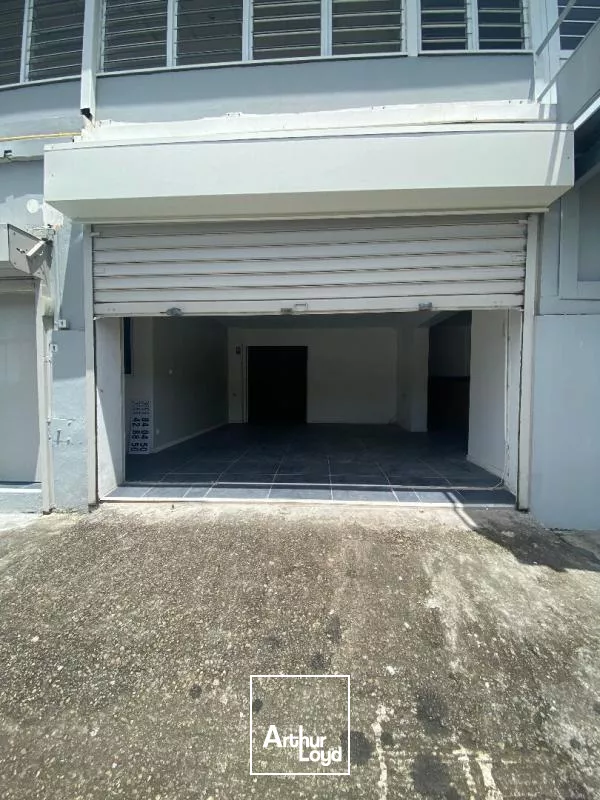 LOCAL COMMERCIAL 206 M2