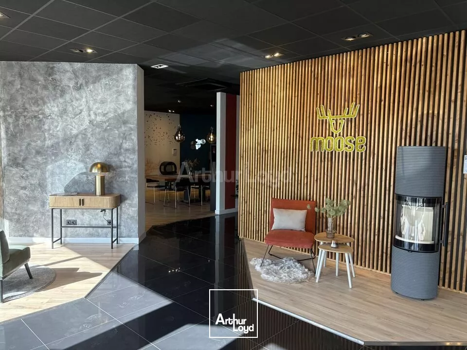 LOCAL COMMERCIAL à LOUER de 540 m²