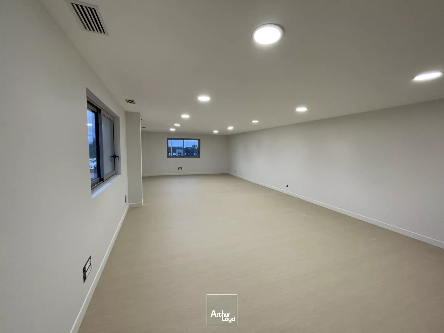 A LOUER BUREAUX NEUFS - 32 M2 - BOIS DE PLAISANCE - PÉRIPHÉRIE COMPIEGNE