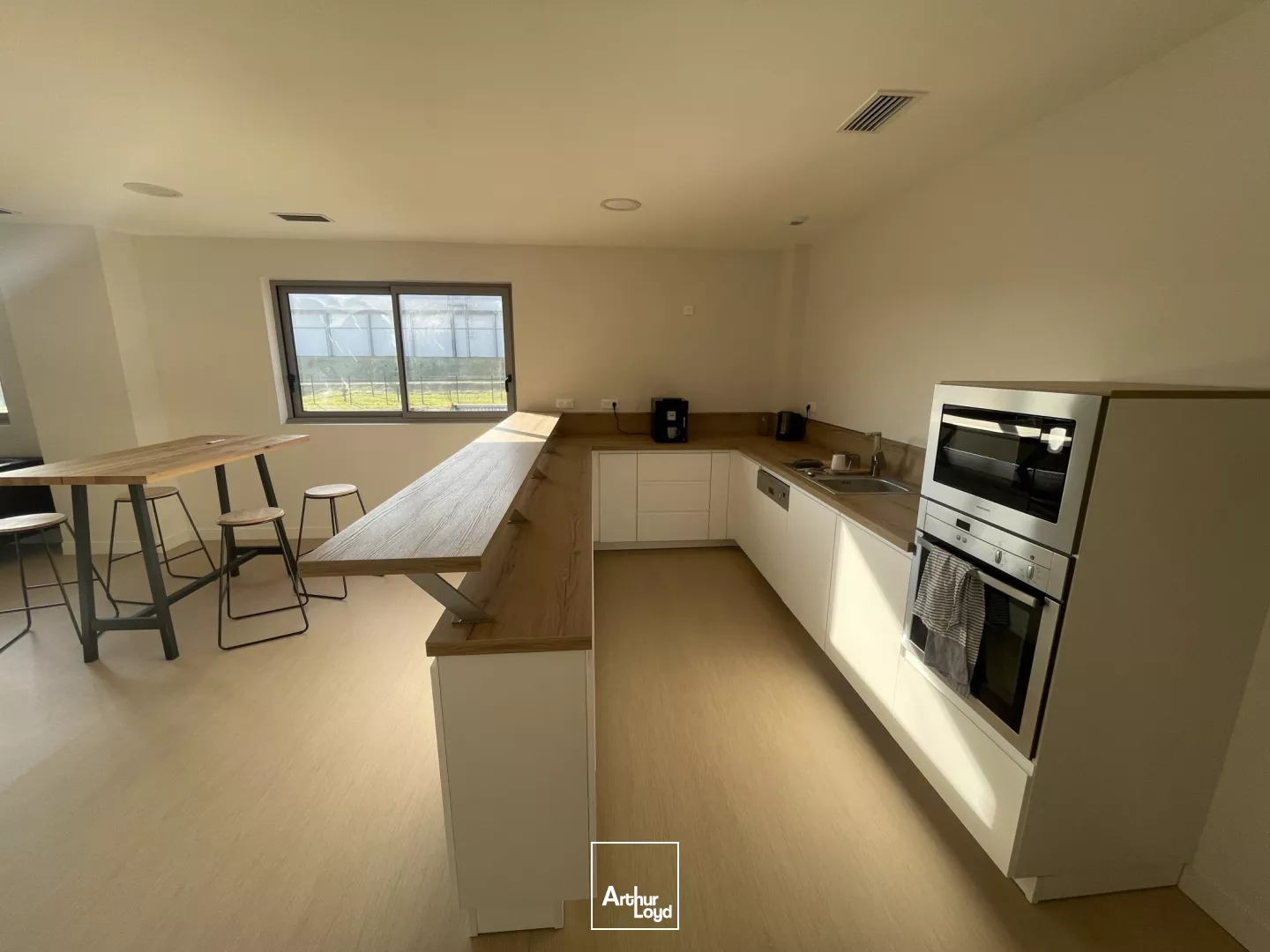 A LOUER BUREAUX NEUFS - 32 M2 - BOIS DE PLAISANCE - PÉRIPHÉRIE COMPIEGNE