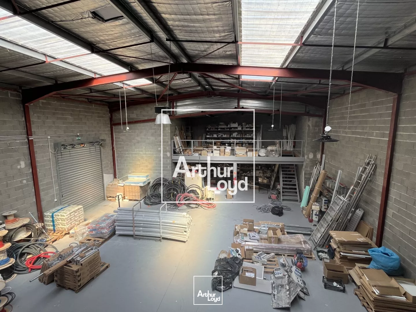 LOCAL D'ACTIVITE A LOUER ST JEAN