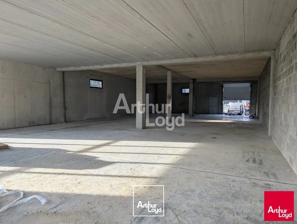 Cellule commerciale neuve - Visibilité directe sur la Route du Meuble