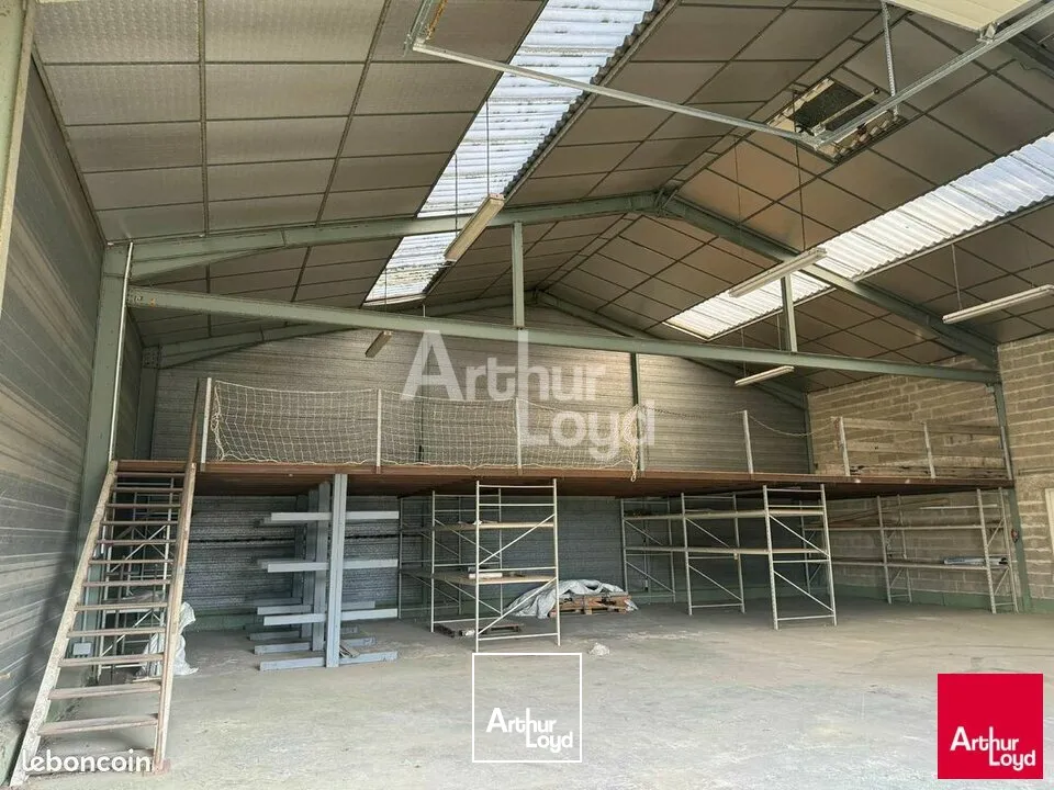 CESSON SEVIGNE - LOCAL D'ACTIVITE A LOUER - 390 M²