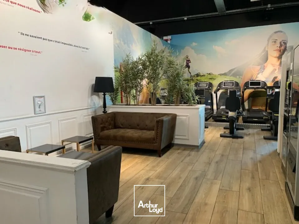 AVIGNON CENTRE COMMERCIAL CAP SUD local commercial à louer d'environ 1200 m2