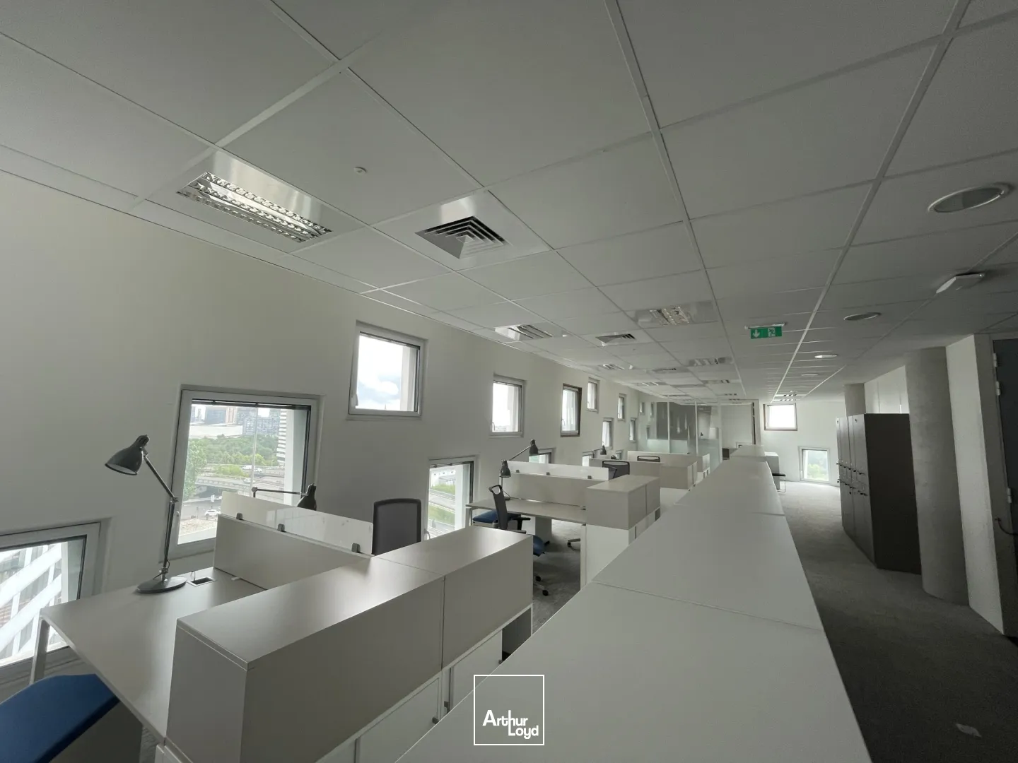 Bureaux à louer aux portes d'Euralille - Immeuble HQE avec parkings, tramway à 2 pas !