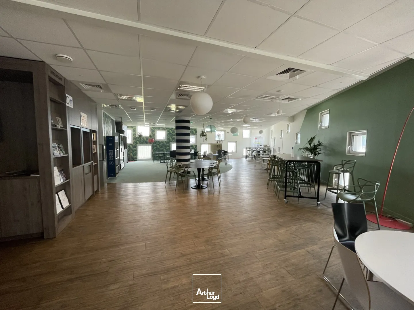 Bureaux à louer aux portes d'Euralille - Immeuble HQE avec parkings, tramway à 2 pas !