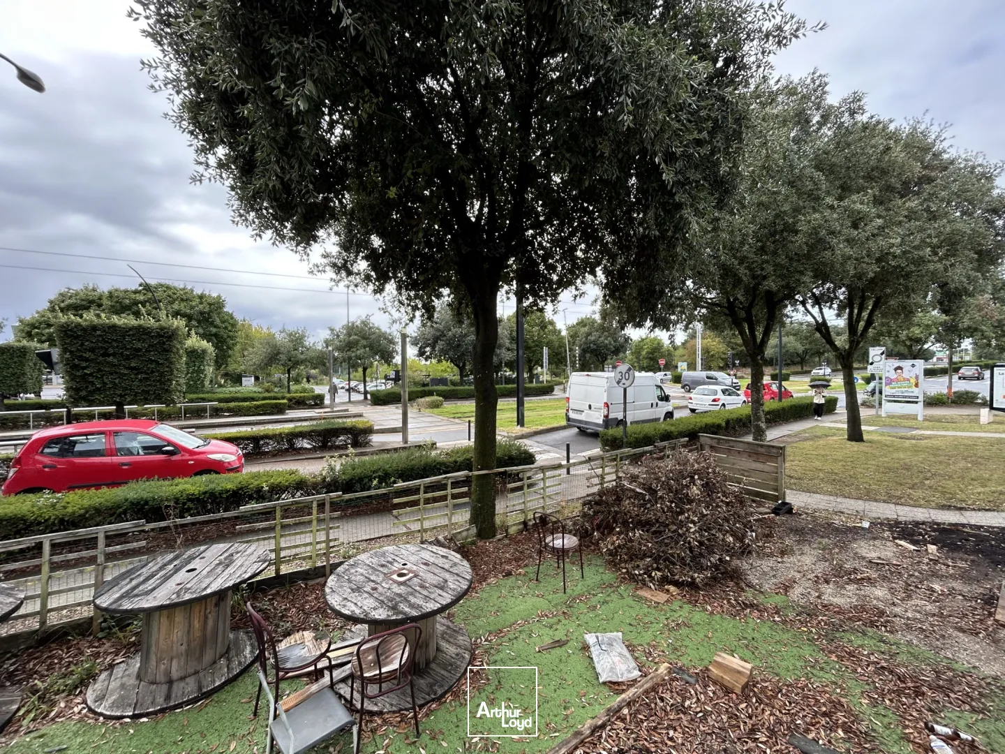 Bâtiment commercial de 500 m² à louer à Saint-Herblain. Proche Atlantis- Nantes 