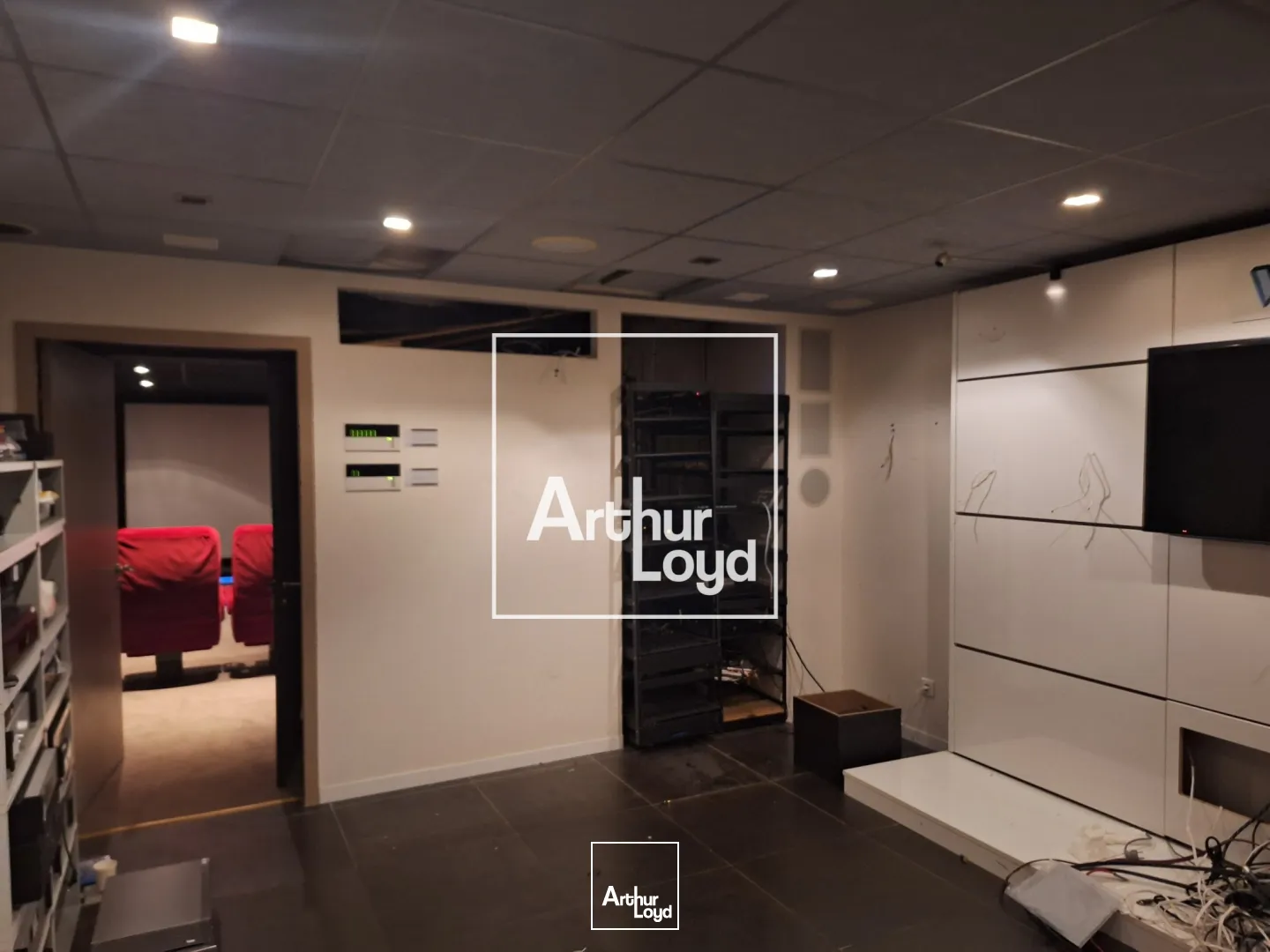 Local Commercial Nîmes : Visibilité Premium sur Axe Majeur - A vendre - Secteur Colisée