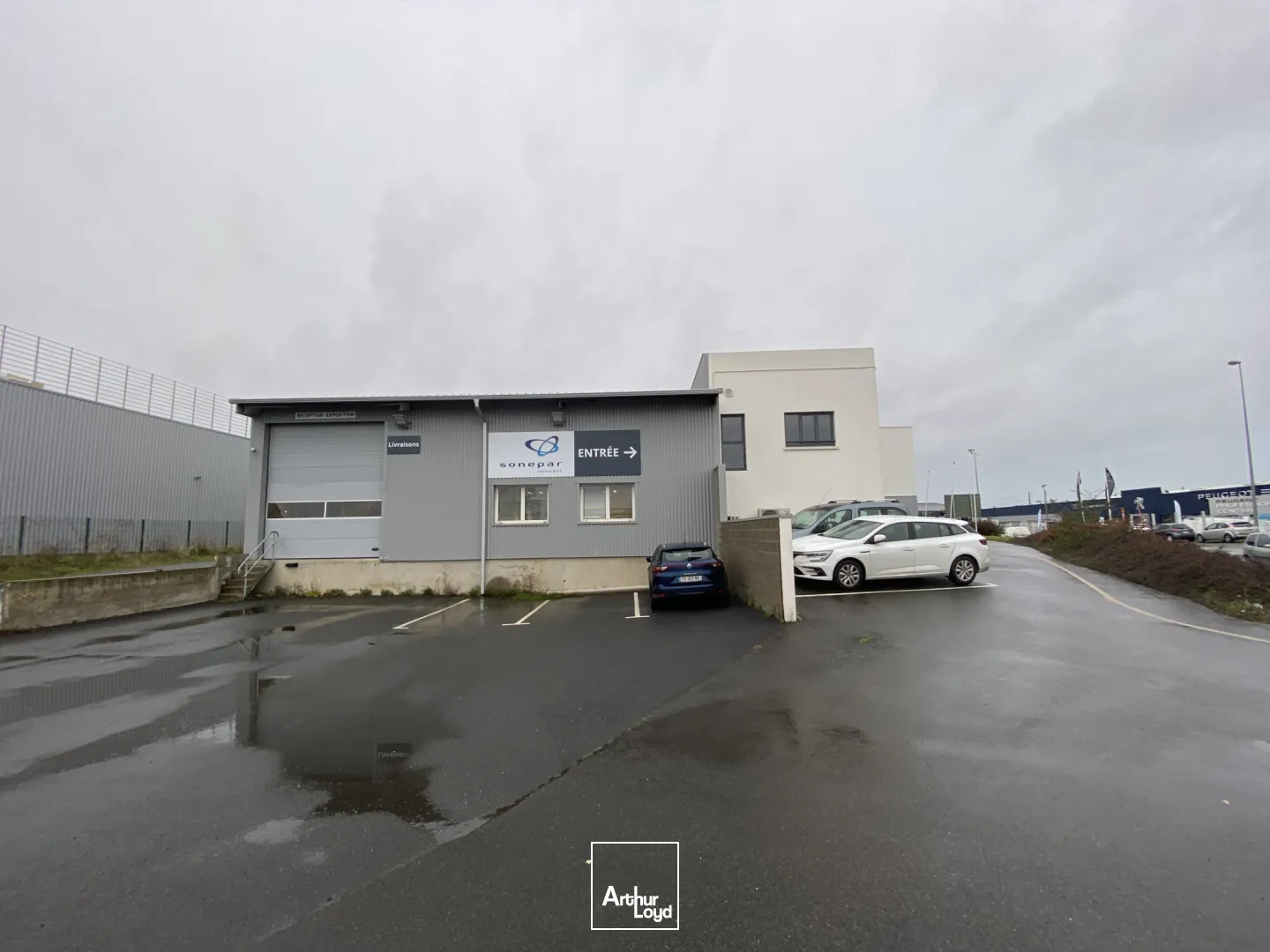 A LOUER LOCAL D'ACTIVITE A SAINT-BRIEUC 592 m² 