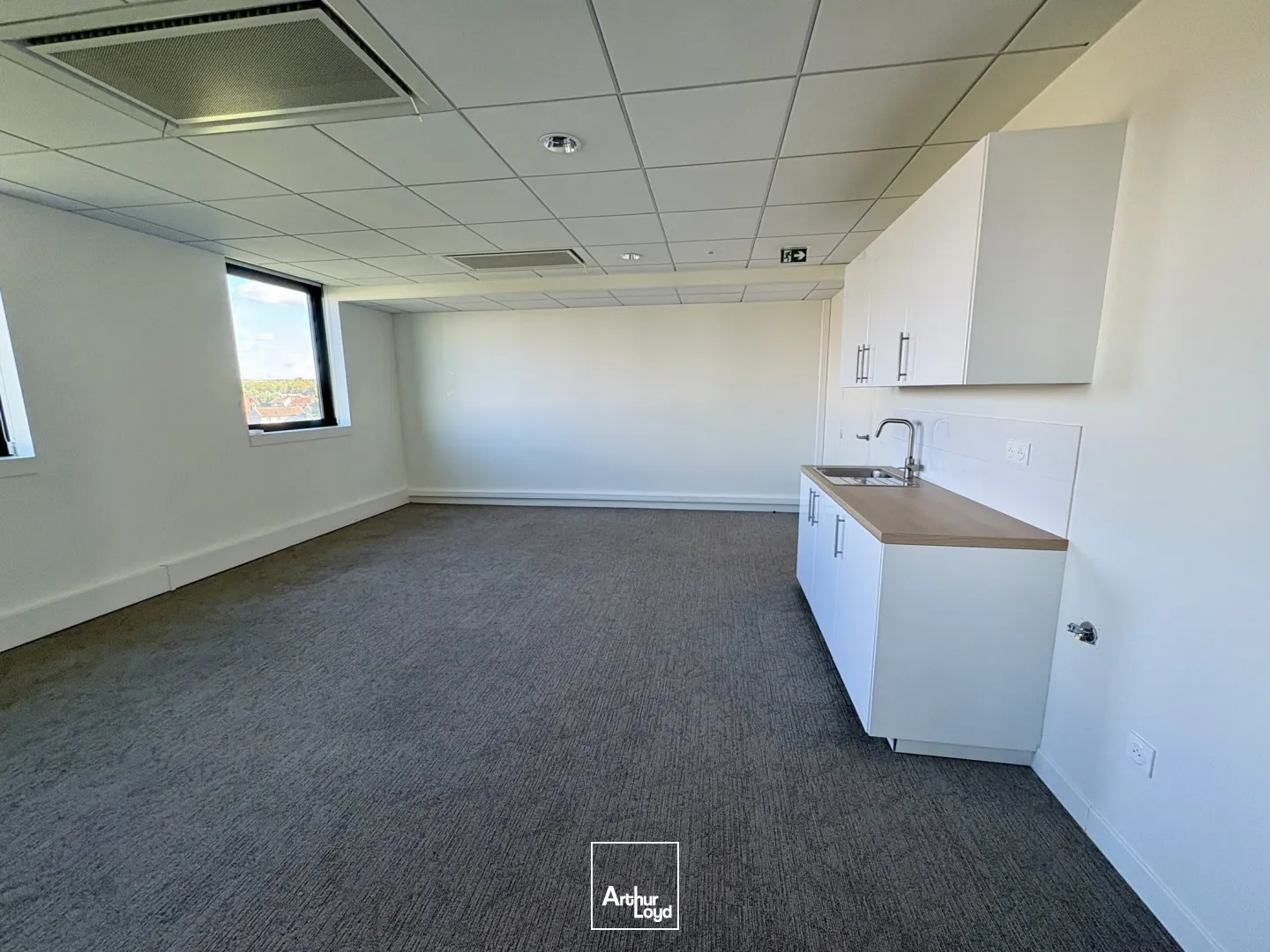 A LOUER BUREAUX 390 M2 MARGNY LES COMPIEGNE