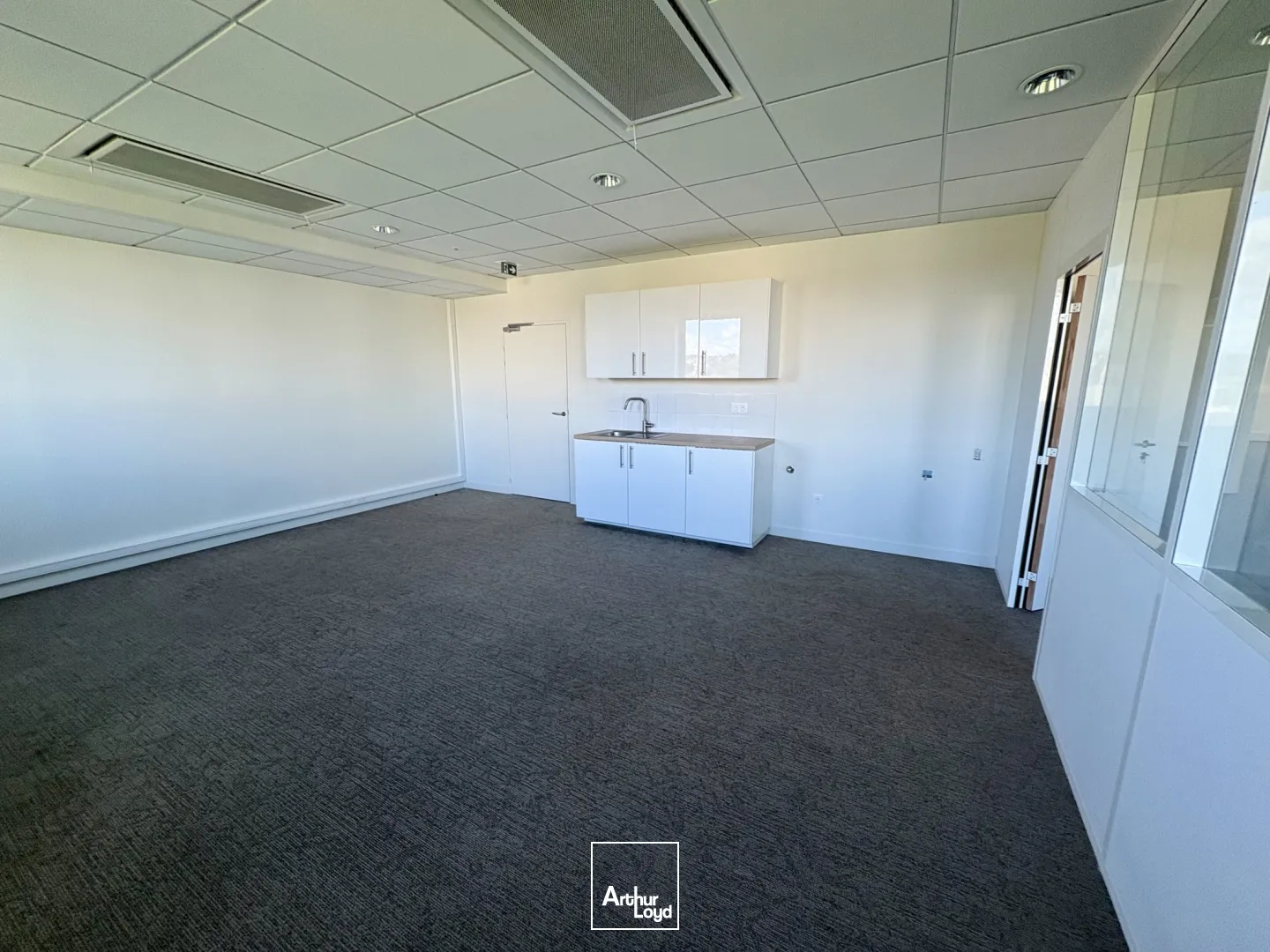 A LOUER BUREAUX 390 M2 MARGNY LES COMPIEGNE