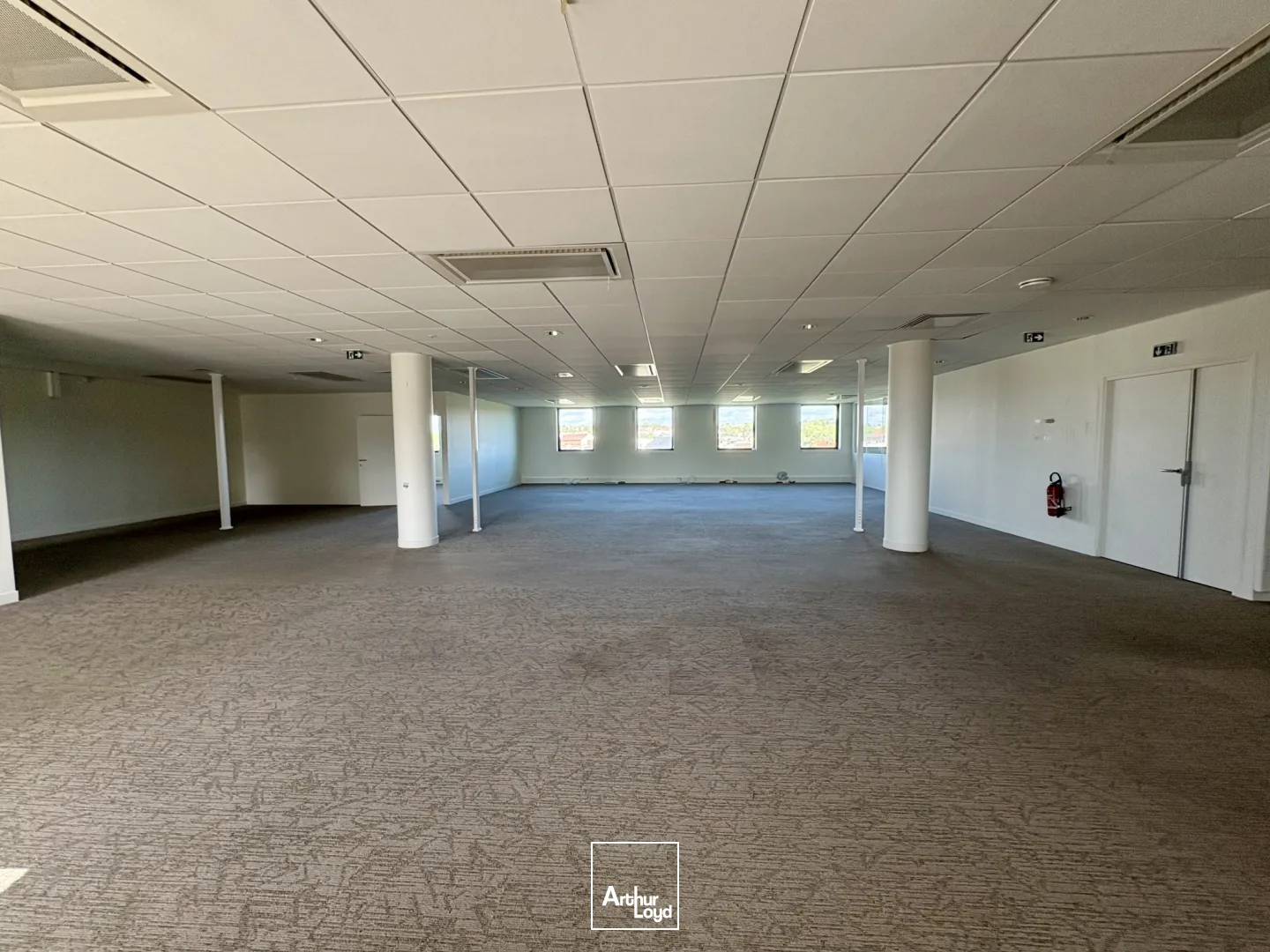 A LOUER BUREAUX 390 M2 MARGNY LES COMPIEGNE